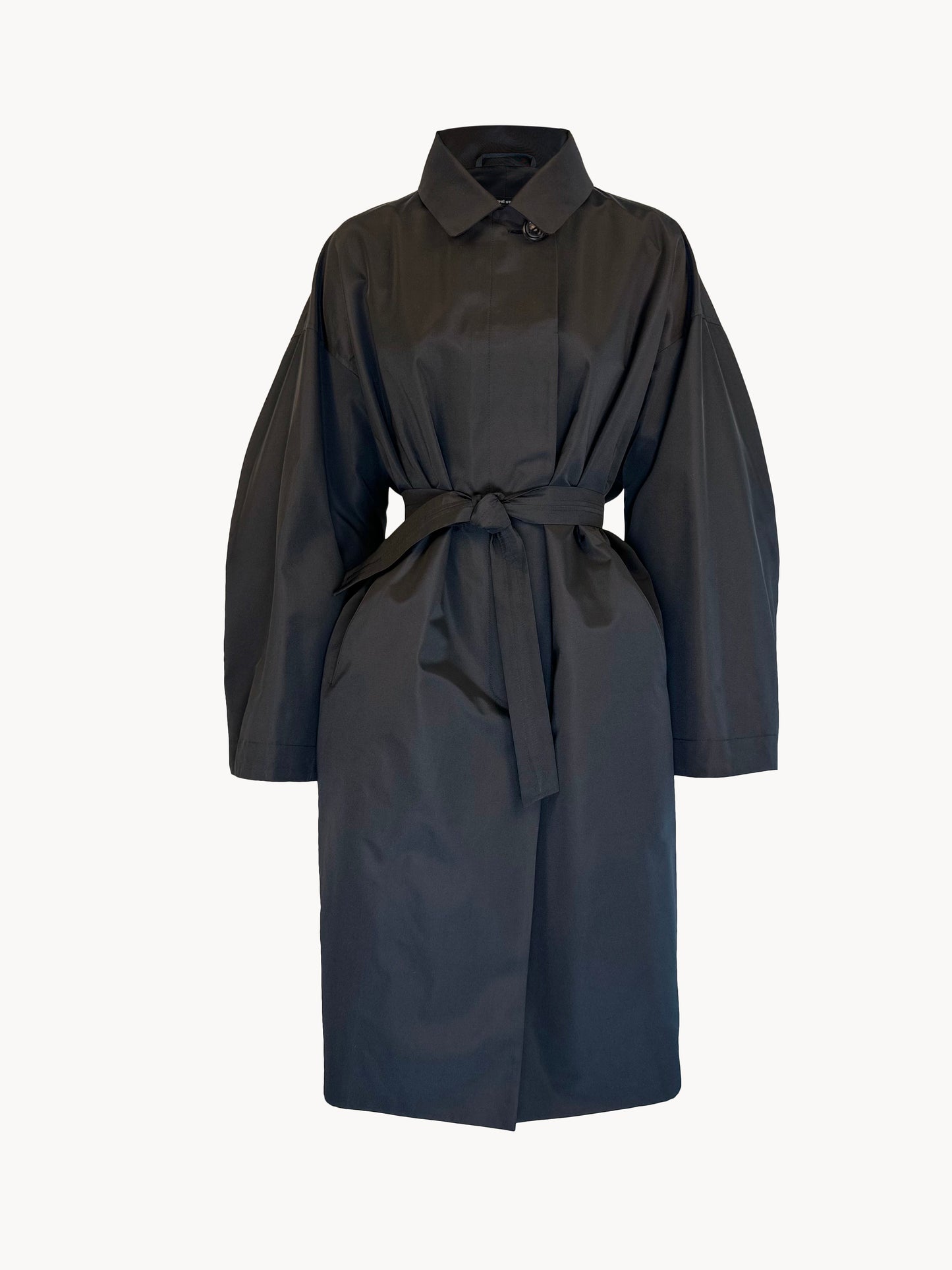 Jeanne coat in waterproof silk